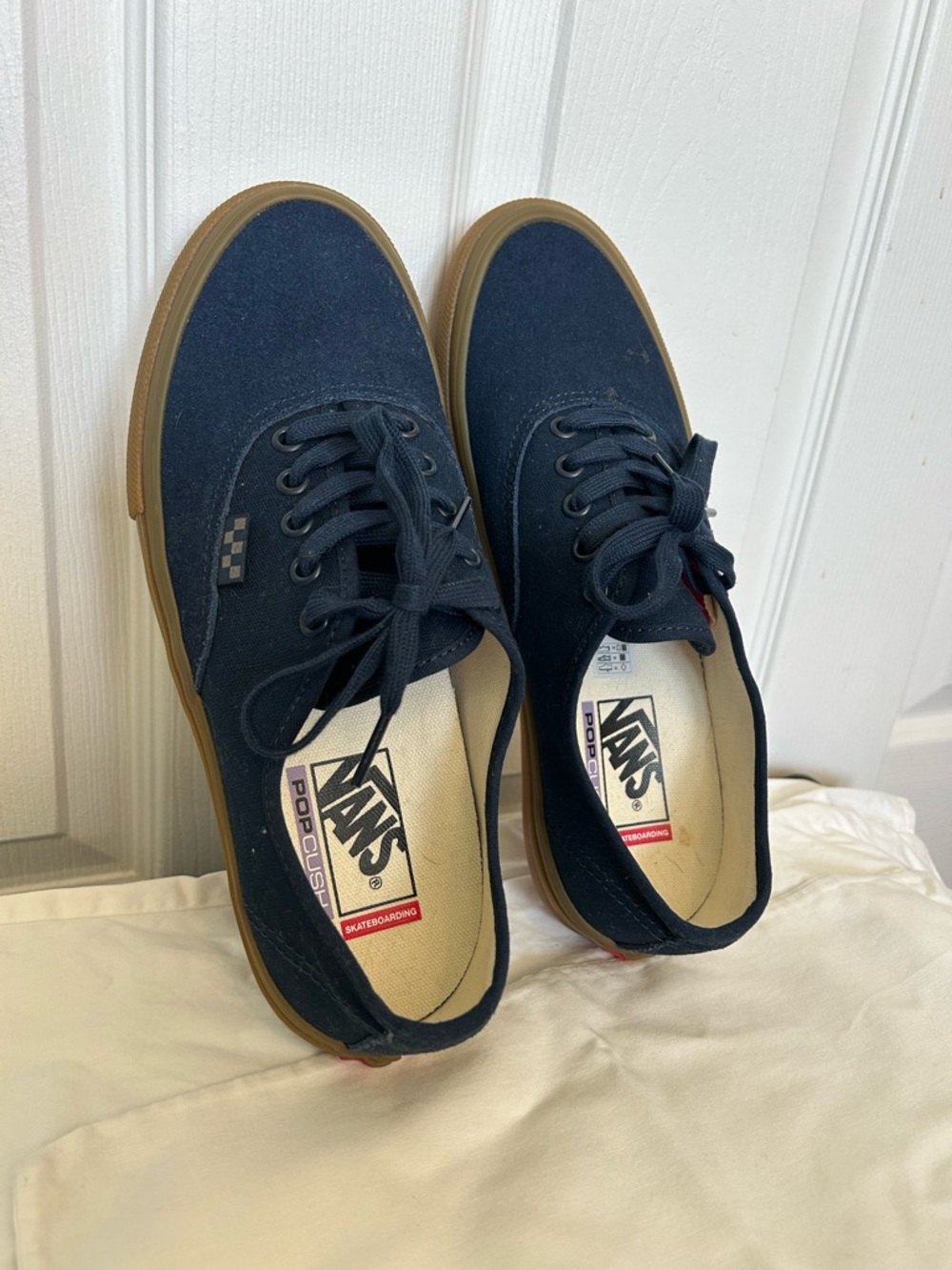Vans Men’s Navy Canvas Low-Top Sneakers with Gum Sole
